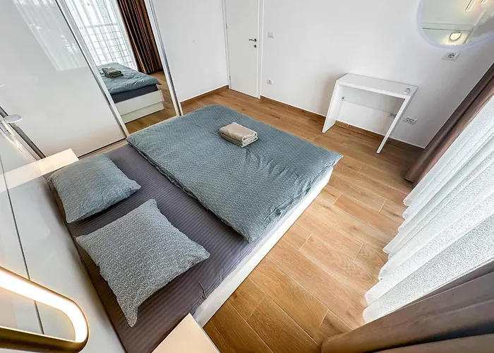 Sea Pearl Retreat F69 *