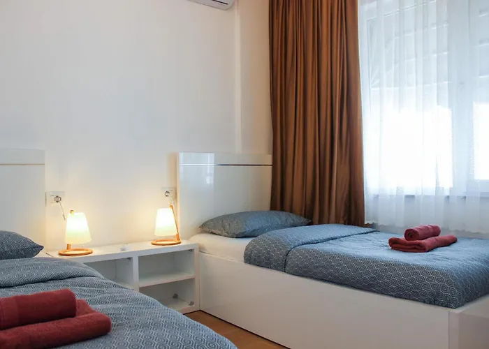 Sea Pearl Retreat F69 *