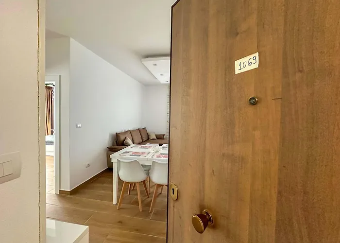 Sea Pearl Retreat F69