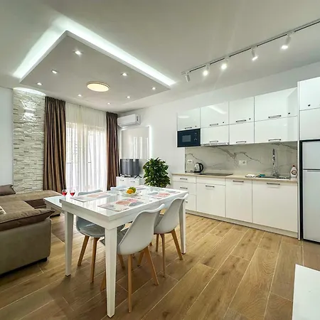 Sea Pearl Retreat F69 Apartment