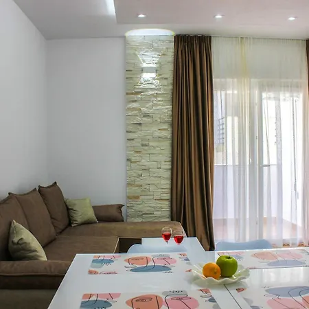 Sea Pearl Retreat F69 דירה
