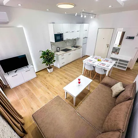 Sea Pearl Retreat F69 * Golem (Tirana)