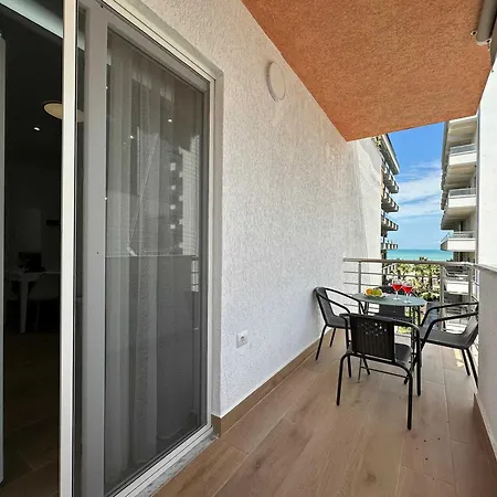 דירה Sea Pearl Retreat F69 גולם