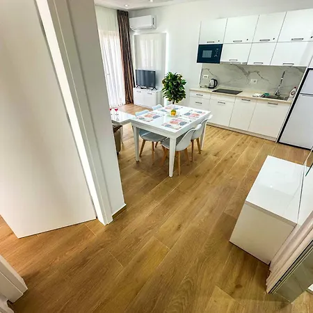 Apartment Sea Pearl Retreat F69
