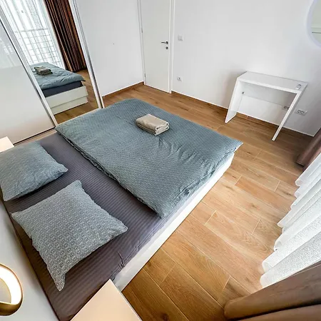 Sea Pearl Retreat F69 *