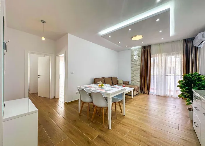 Sea Pearl Retreat F69 Apartment *