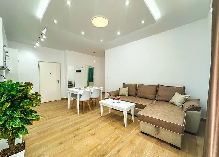 Sea Pearl Retreat F69 *